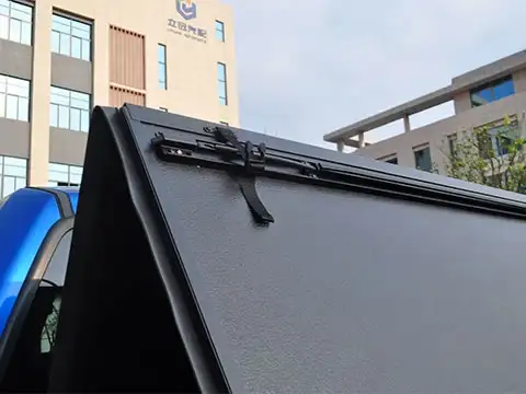 Low Profile Hard Tri-Fold Tonneau Cover for Nissan
